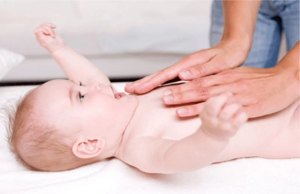 Massaging the baby: Benefits and how to start it