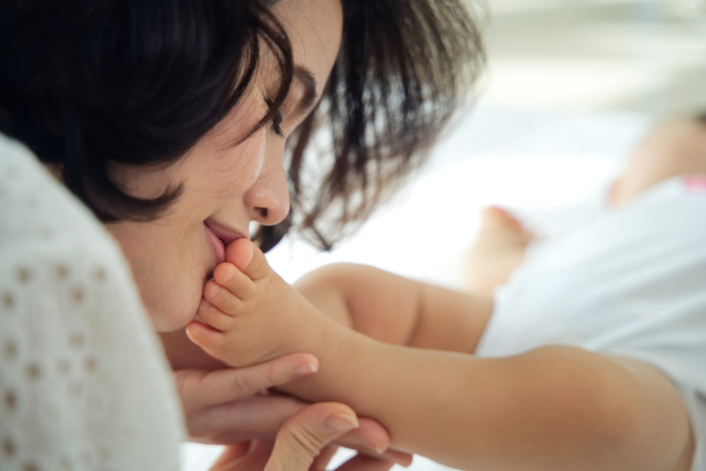What’s the Right Way to Use Baby Lotion for Your Little Angel? Newborn Skin Care Guide.